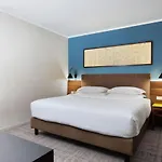מלון Four Points Sheraton