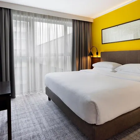 Four Points Sheraton Готель 4*