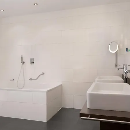 Four Points Sheraton Hotel 4*