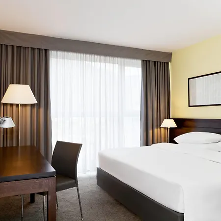 Hotell Four Points Sheraton 4*