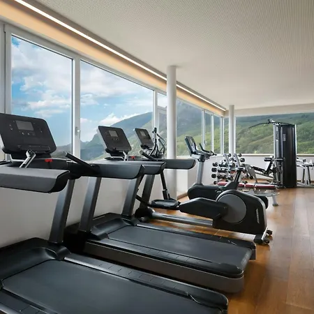 Four Points Sheraton Szálloda 4*