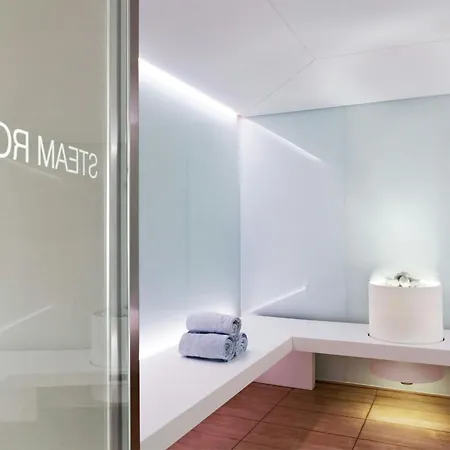 Four Points Sheraton Szálloda 4*