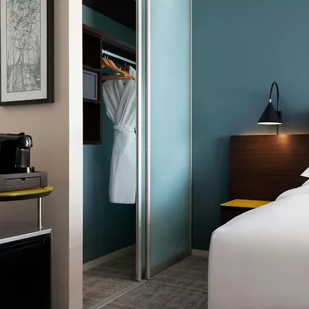 Готель Four Points Sheraton 4*