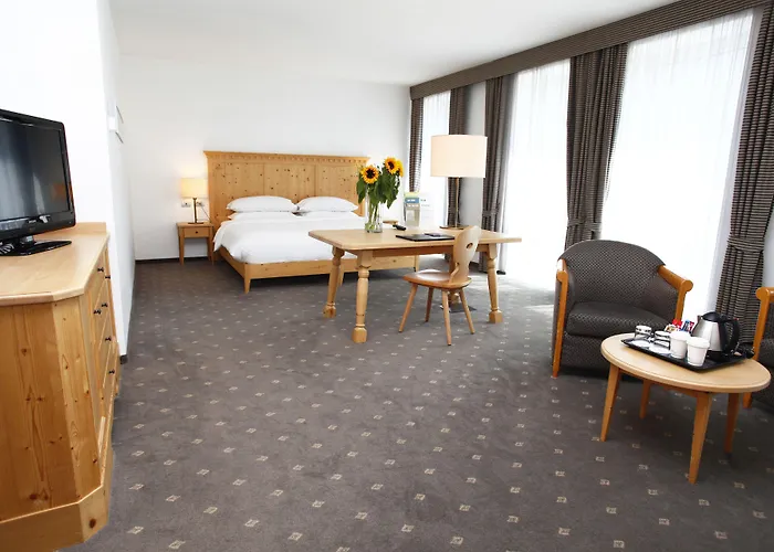 Four Points Sheraton Hotel 4*